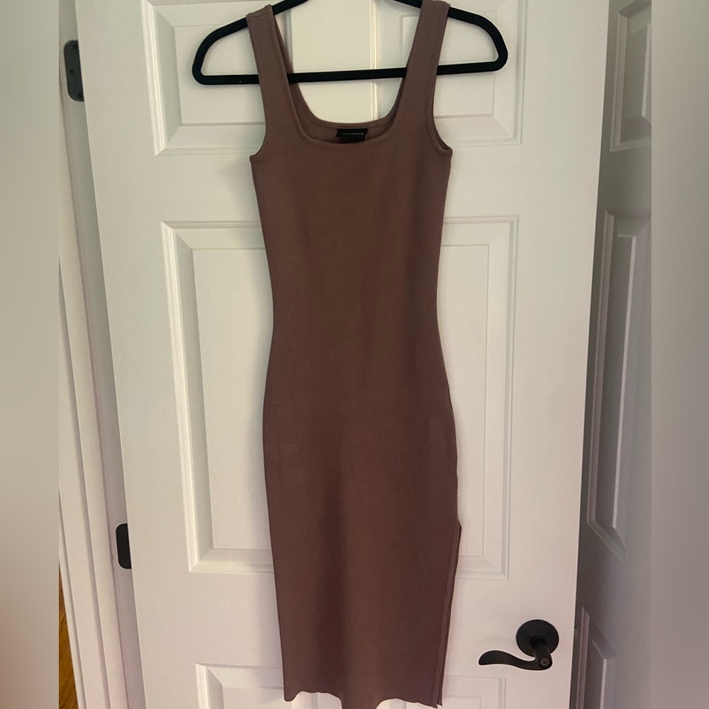 Chic Tan Sleeveless Midi Dress